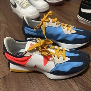 Men’s New Balance 327’s